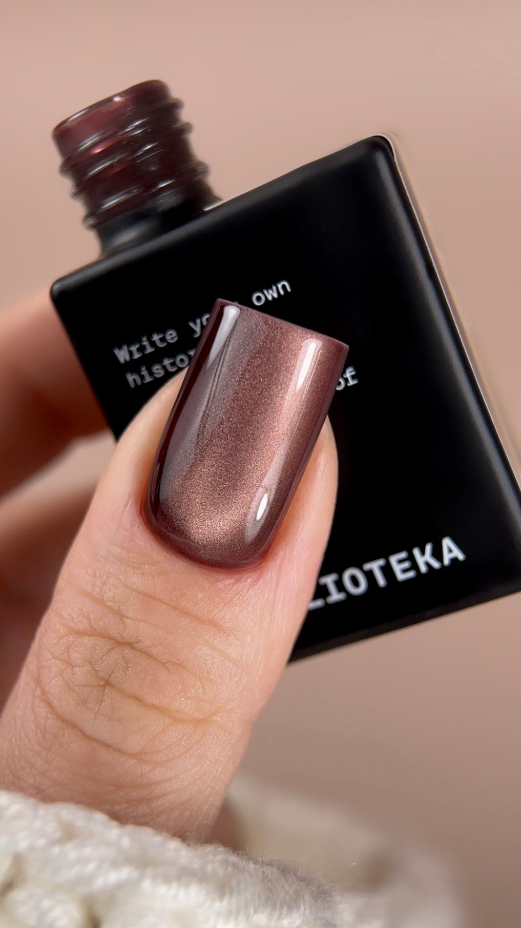 Biblioteka Gel Polish Cat Eye #07 WINE FLARE, 10 ml