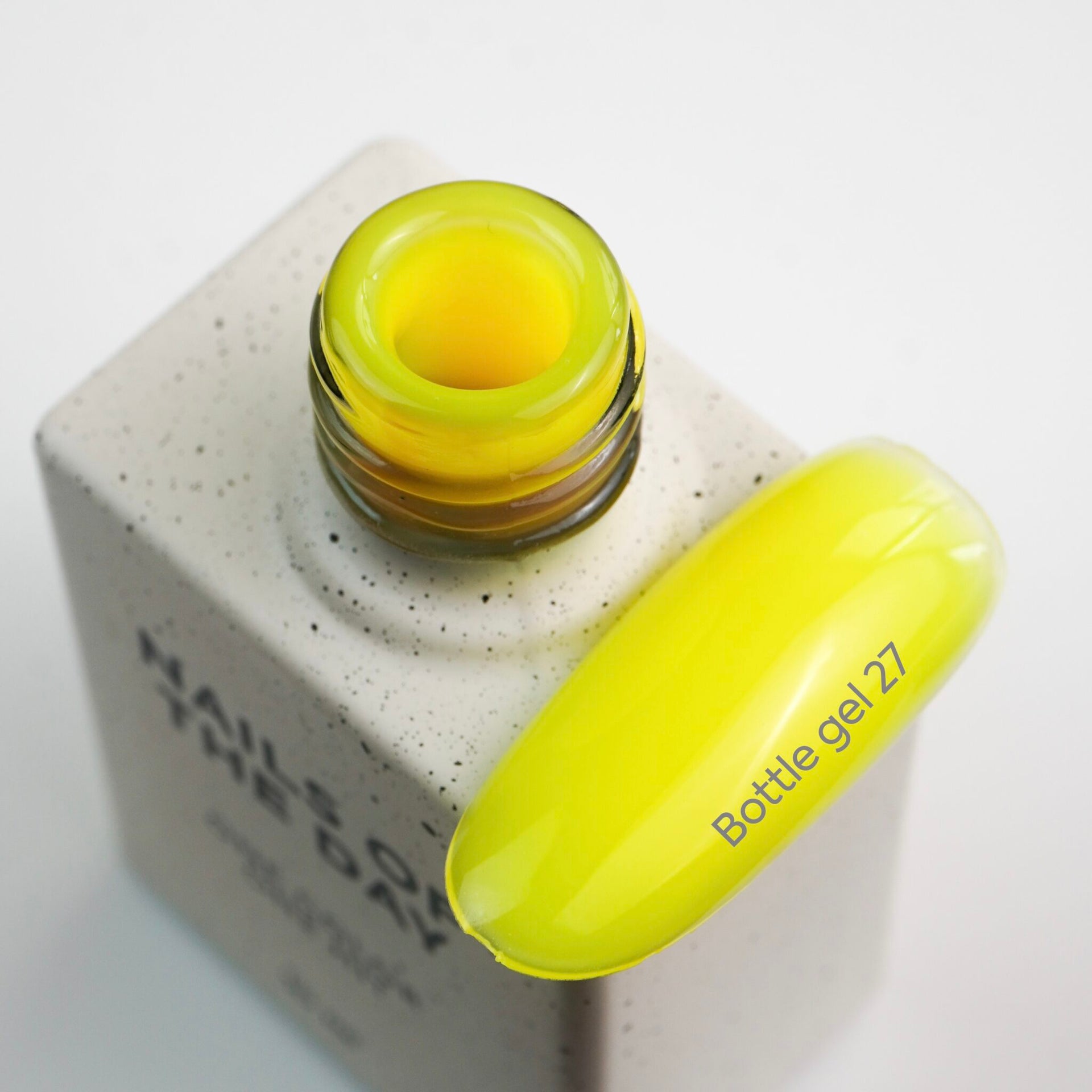 Nailsoftheday Bottle gel 27, 10 ml