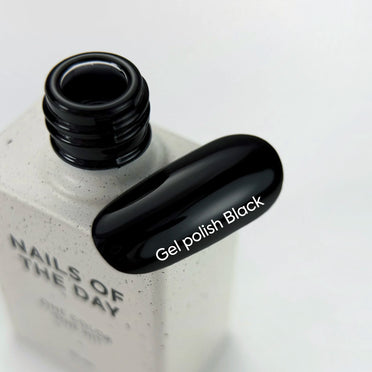 nailsoftheday gel polish schwarz