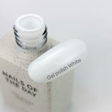 nailsoftheday gel polish white 001